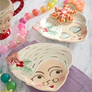NWT Glitterville Madame Noel Christmas Plates, Set of 2